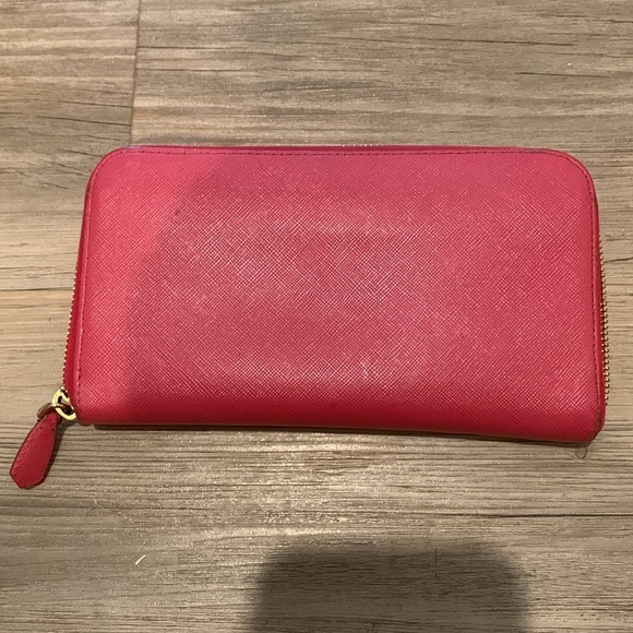 Prada hot pink zippy wallet with bow - Picture 5 of 6